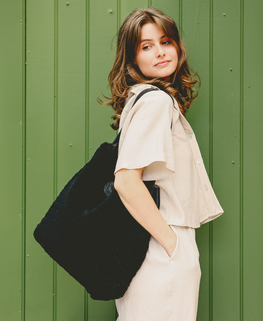 Sheepskin Tote - Black