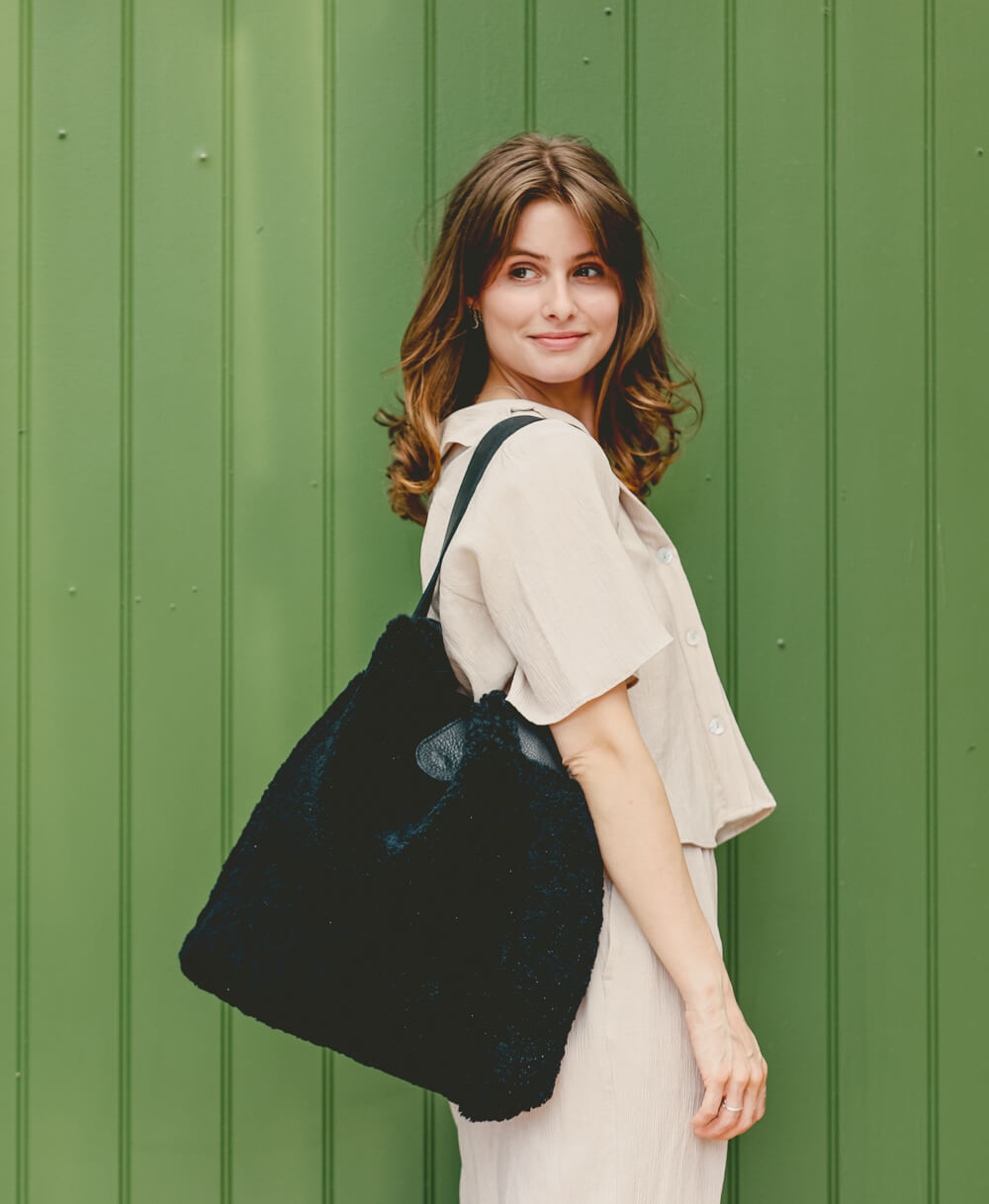 Sheepskin Tote - Black