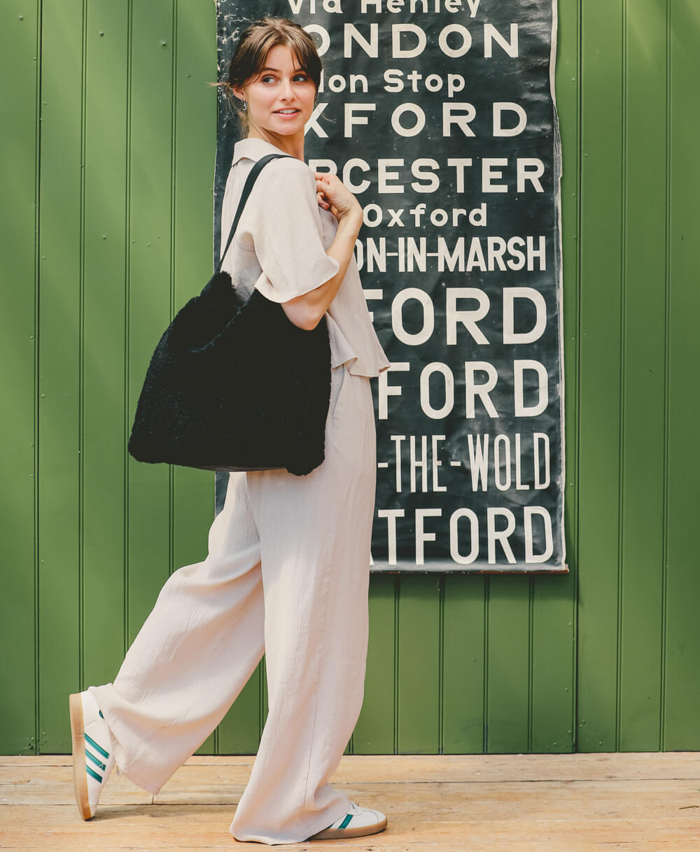 Sheepskin Tote - Black