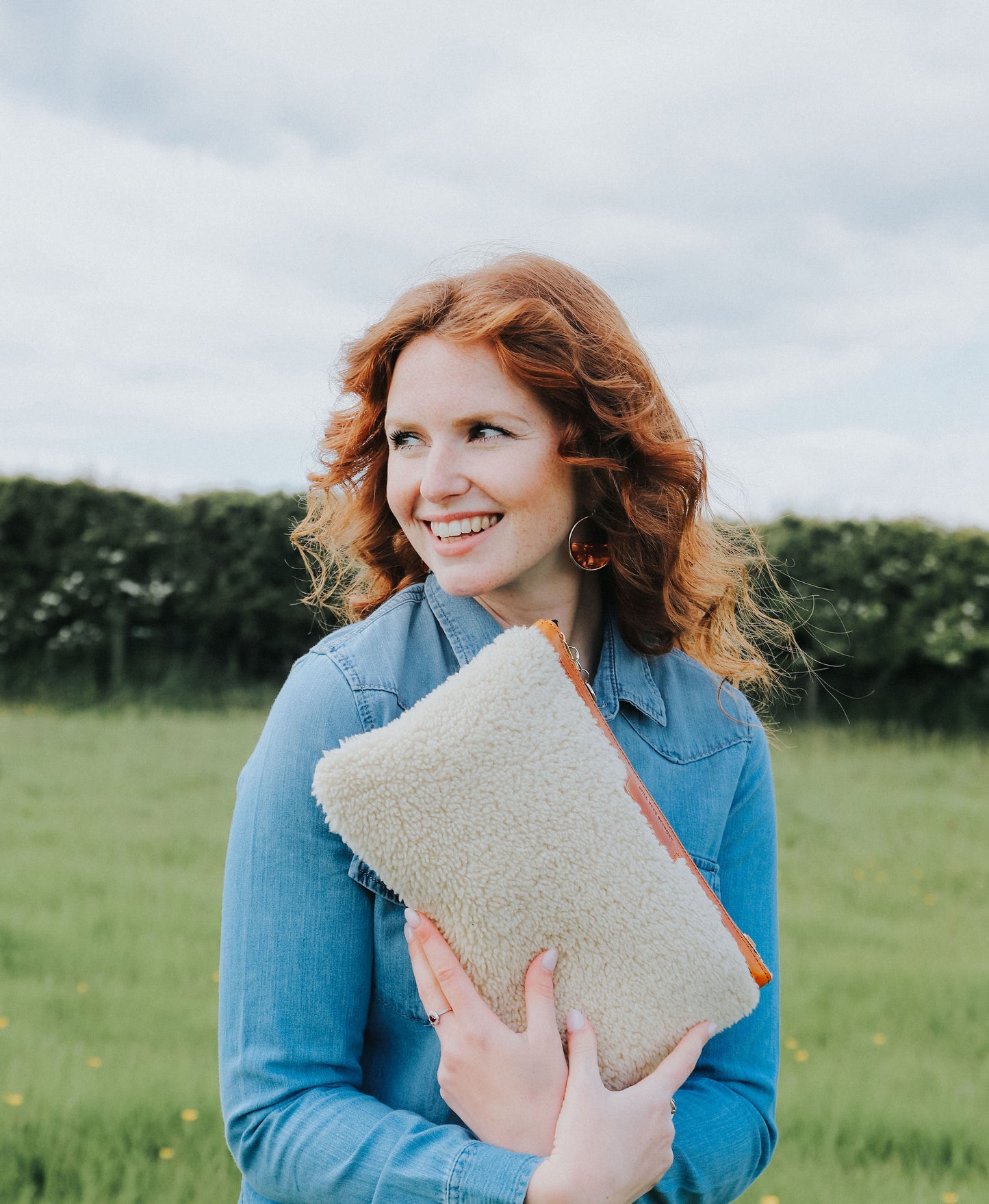 Oversized Diana 2 in 1 Clutch - Cream Sheepskin - Will Bees Bespoke