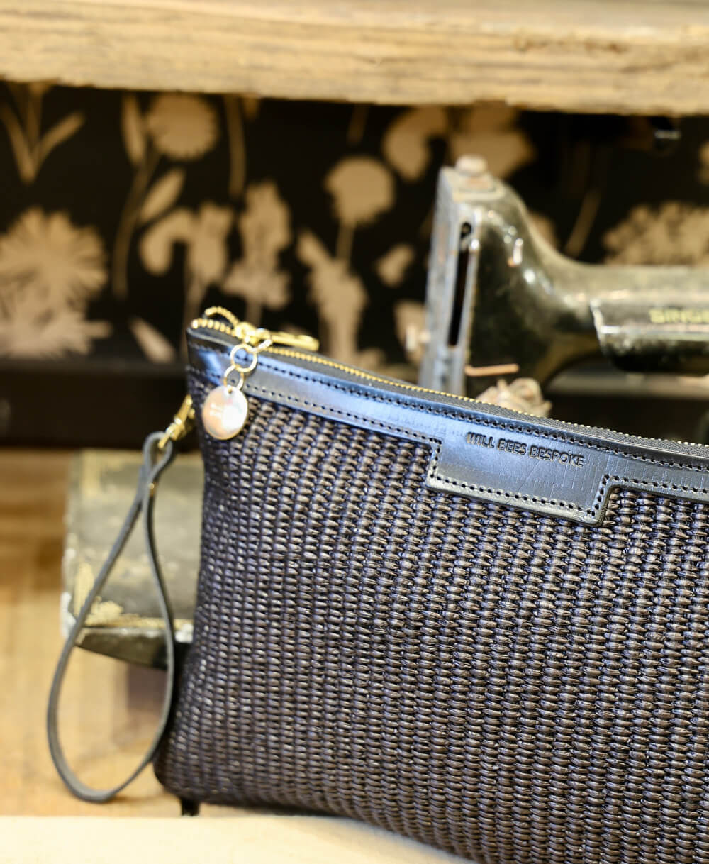 Oversized Diana 2 in 1 Clutch - Raffia in Black