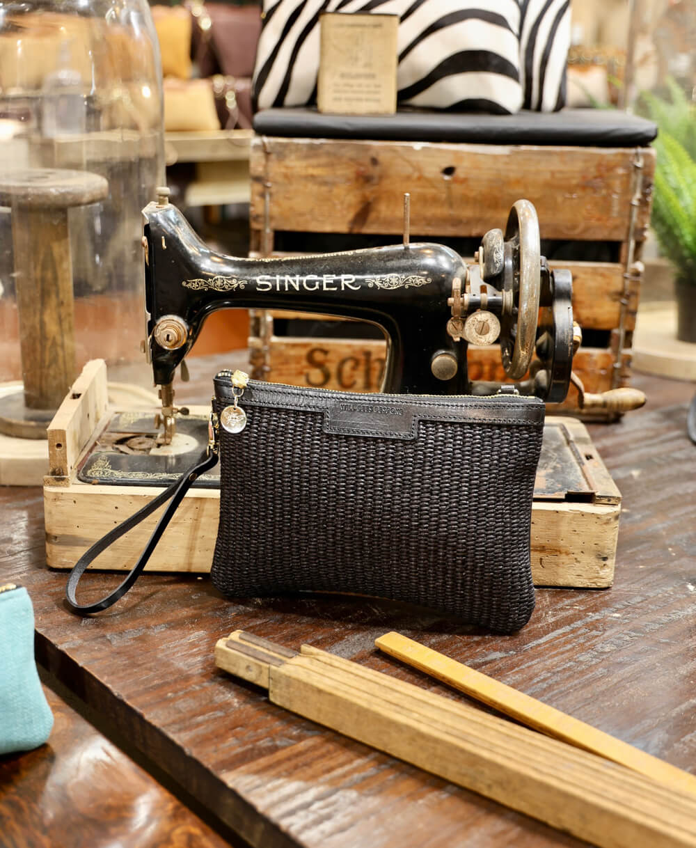 Diana 2 in 1 Clutch - Raffia in Black