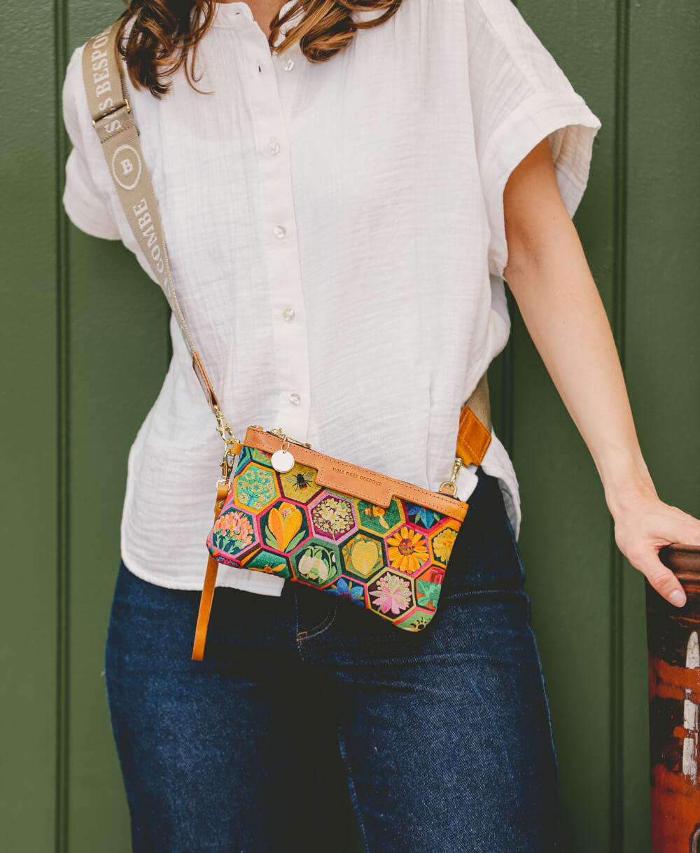 Mini Diana 2 in 1 Clutch - Hexagon Hive in Ivy