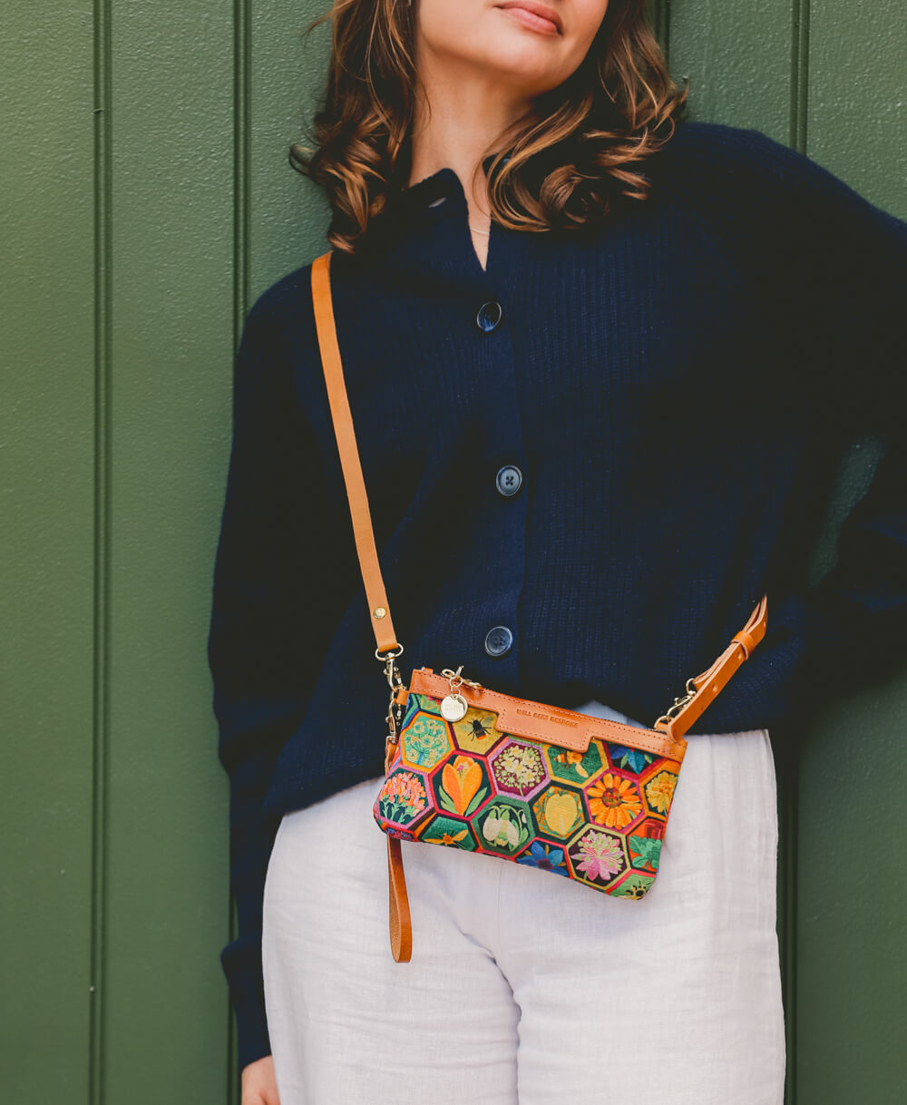 Mini Diana 2 in 1 Clutch - Hexagon Hive in Ivy