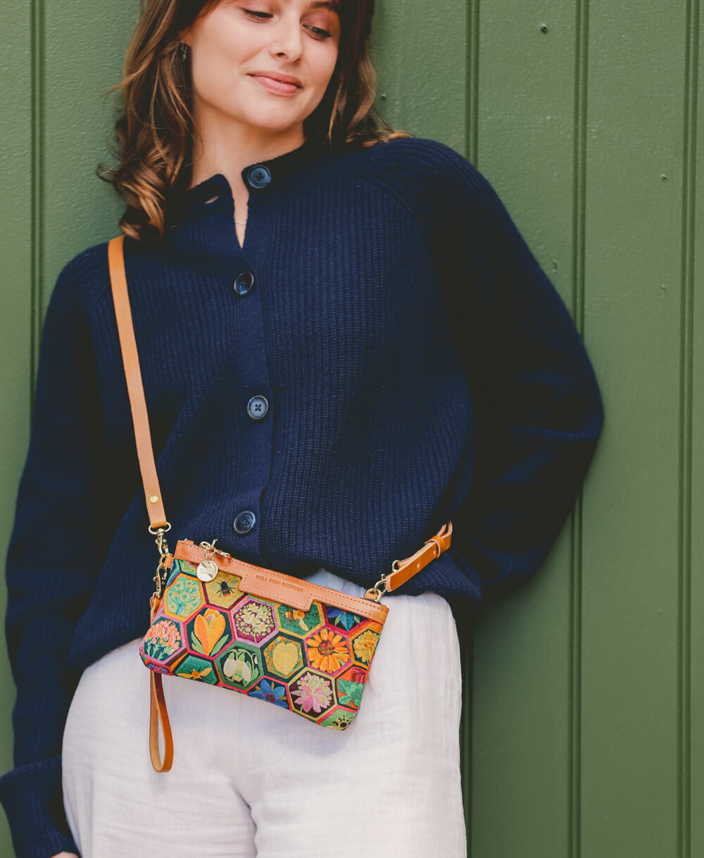 Mini Diana 2 in 1 Clutch - Hexagon Hive in Ivy