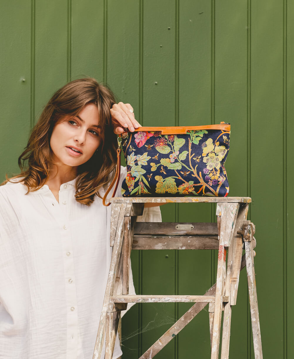 Oversized Diana 2 in 1 Clutch - Bee Tree in Sleep