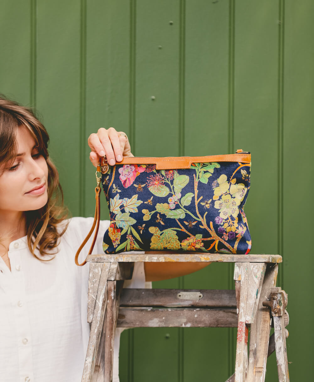 Oversized Diana 2 in 1 Clutch - Bee Tree in Sleep