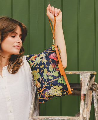 Oversized Diana 2 in 1 Clutch - Bee Tree in Sleep