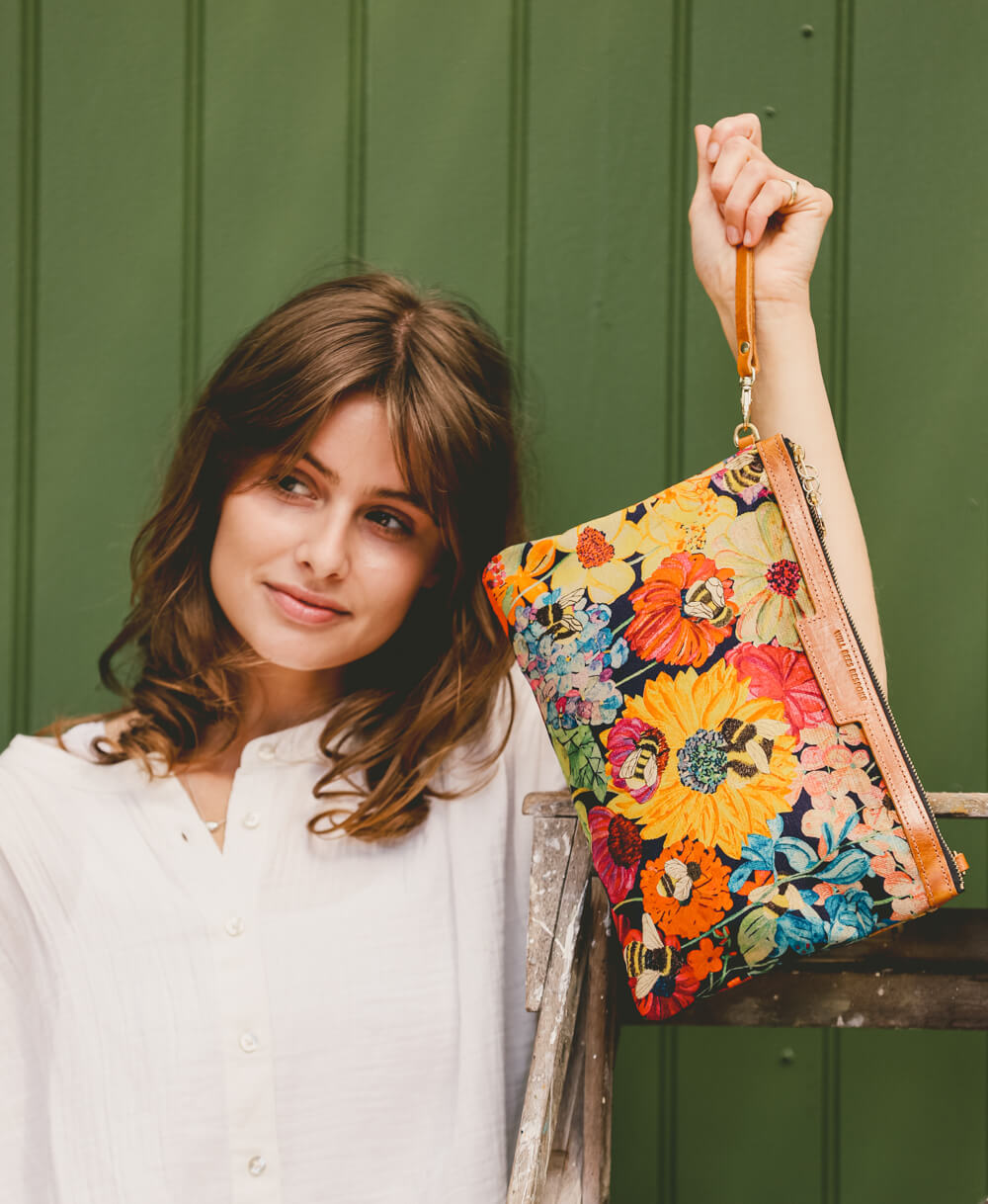 Oversized Diana 2 in 1 Clutch - Bumblebee Garden in Midday Sun
