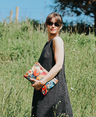 Oversized Diana 2 in 1 Clutch - Bumblebee Garden in Midday Sun