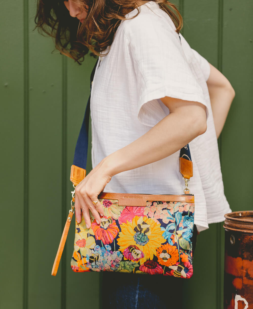 Oversized Diana 2 in 1 Clutch - Bumblebee Garden in Midday Sun