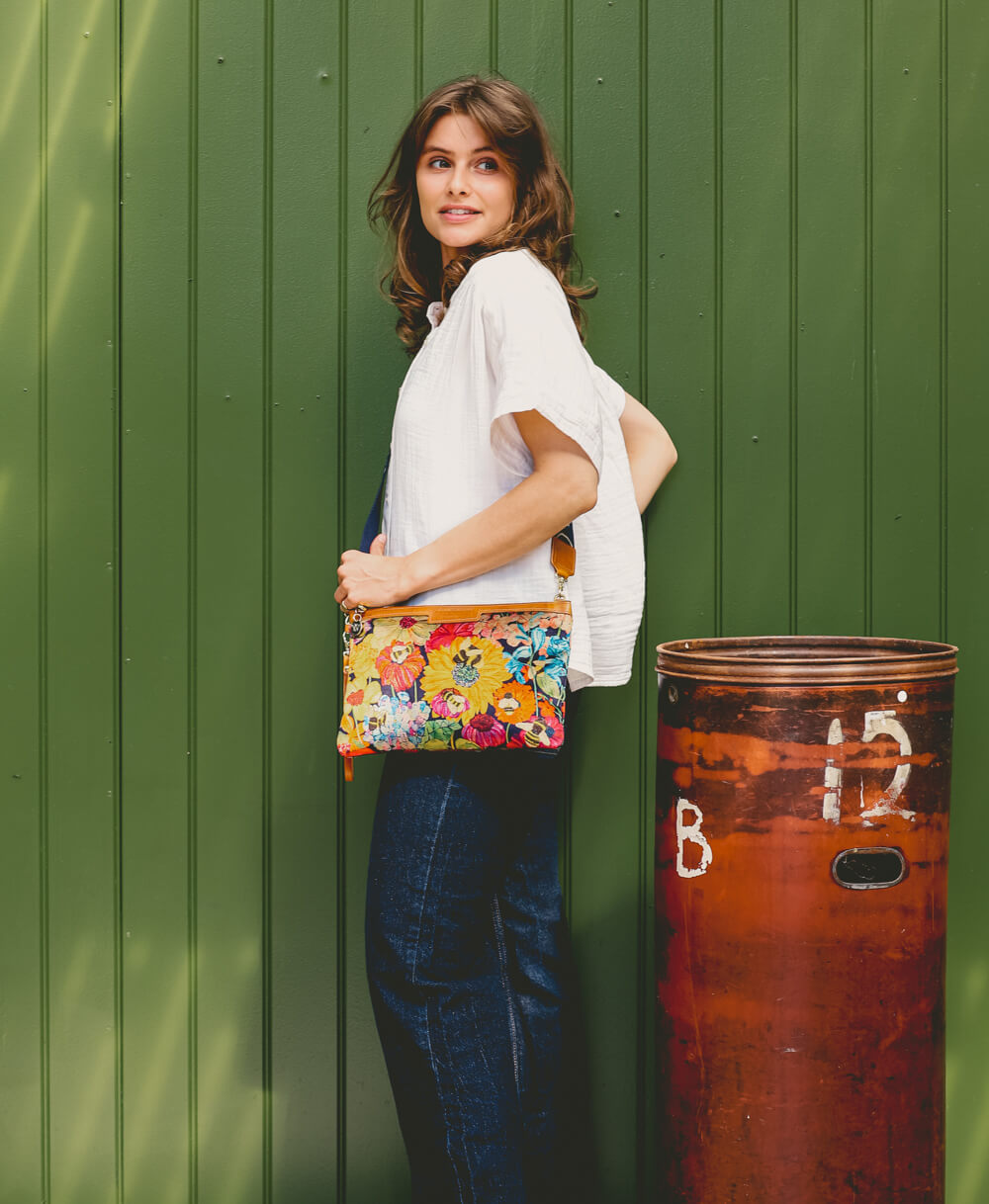 Oversized Diana 2 in 1 Clutch - Bumblebee Garden in Midday Sun