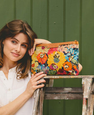 Oversized Diana 2 in 1 Clutch - Bumblebee Garden in Midday Sun