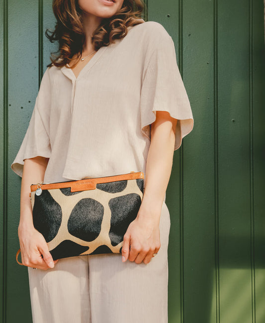 Oversized Diana 2 in 1 Clutch - Giraffe Spot