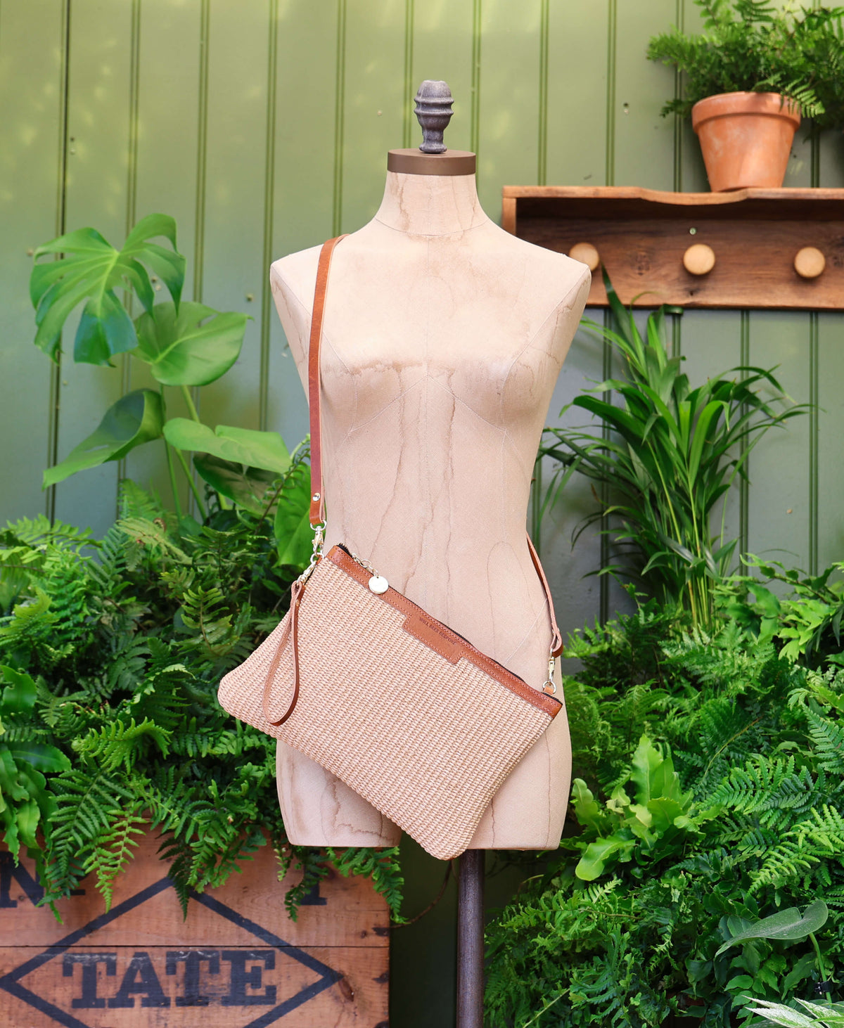 Oversized Diana 2 in 1 Clutch - Raffia in Natural