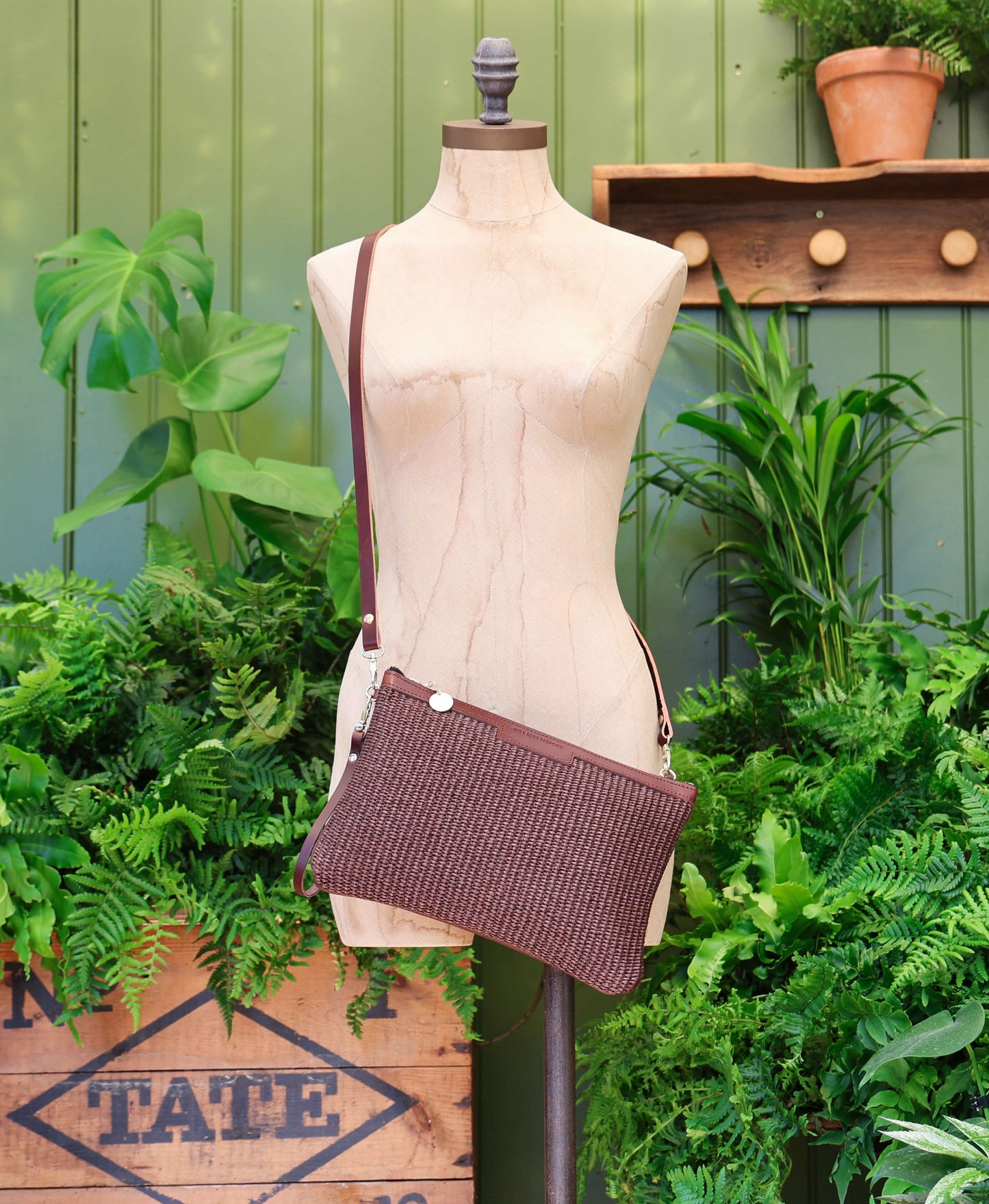 Oversized Diana 2 in 1 Clutch - Raffia in Brown